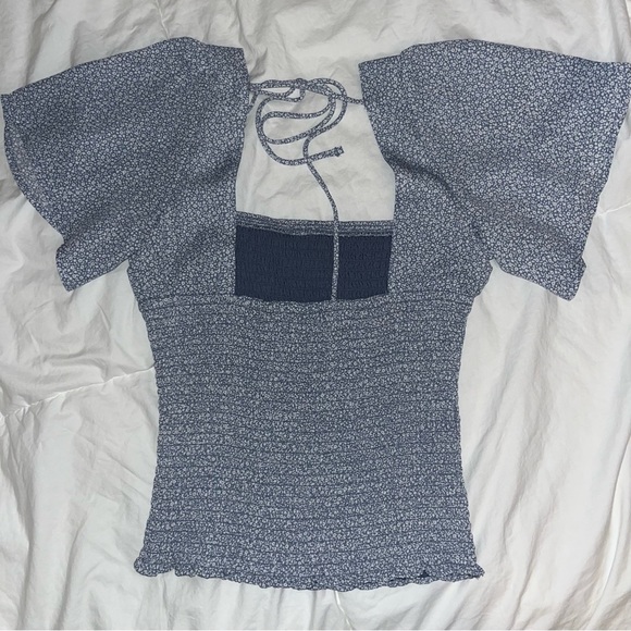 Abercrombie and Fitch Smocked Flutter Sleeve Top - Picture 4 of 4